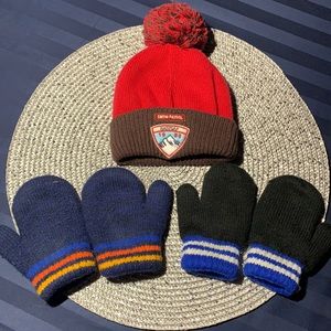 Lot of Infant Hat/Mittens